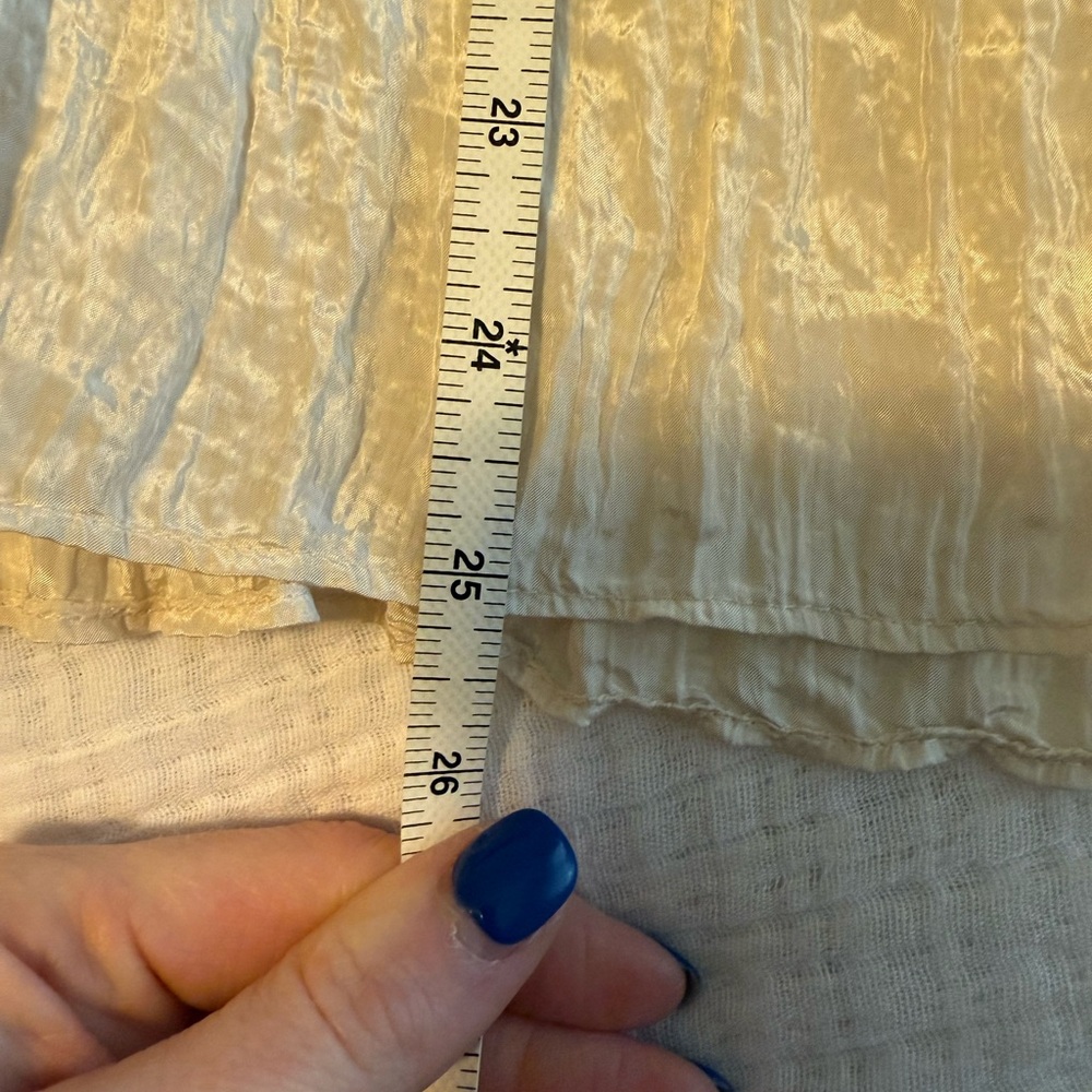 [VINCE] Crinkle V-Neck Popover Blouse in Ivory - Picture 8 of 8